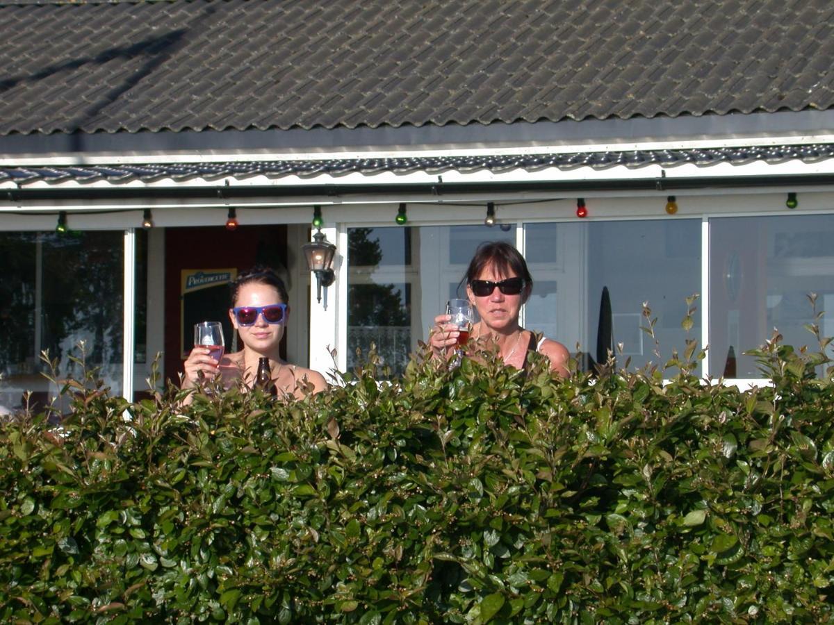 Tallbarren Rälla Buitenkant foto